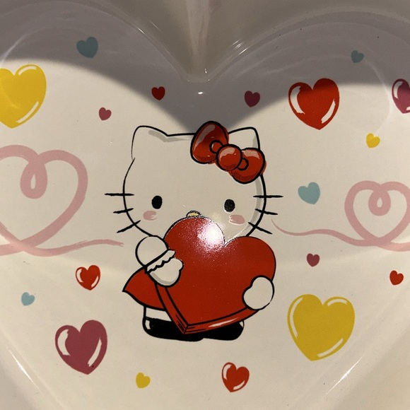 Hello Kitty Valentines heart bowl - Picture 4 of 6
